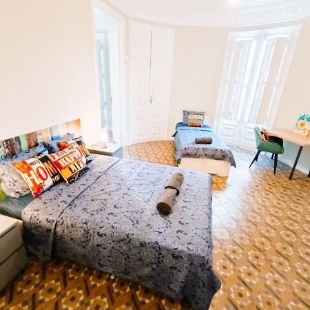 By Plaza Catalunya Rooms Barcelona Ngoại thất bức ảnh