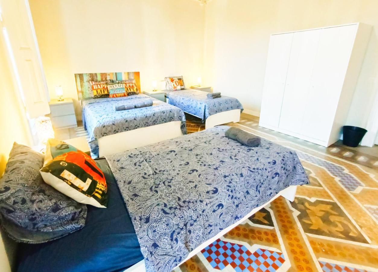By Plaza Catalunya Rooms Barcelona Ngoại thất bức ảnh