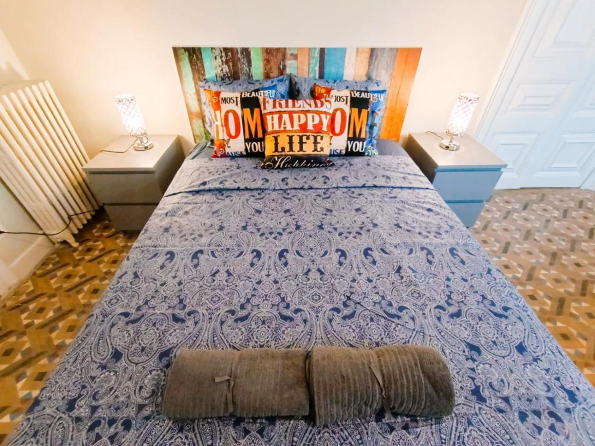By Plaza Catalunya Rooms Barcelona Ngoại thất bức ảnh
