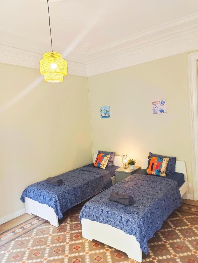 By Plaza Catalunya Rooms Barcelona Ngoại thất bức ảnh