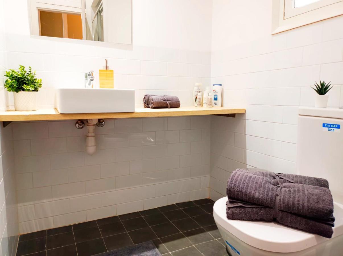 By Plaza Catalunya Rooms Barcelona Ngoại thất bức ảnh